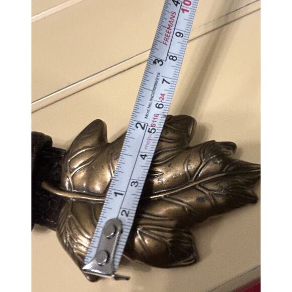 Talbots Sz Medium Belt Brown Italian Croc Embossed Leather Brass Leaf Buckle - Picture 9 of 11